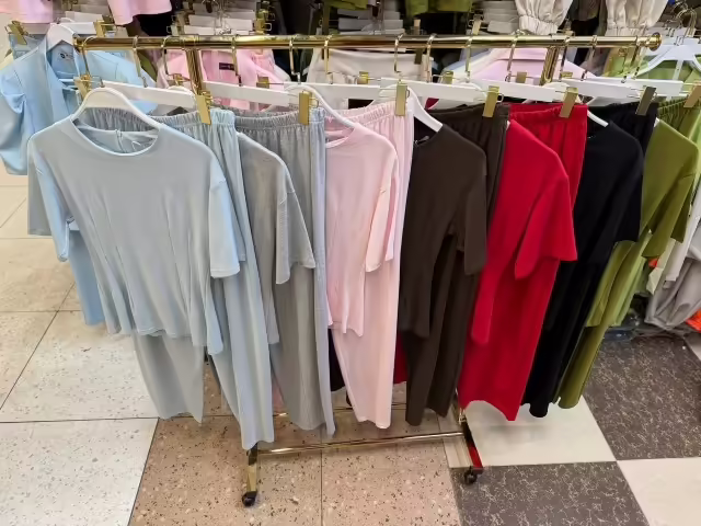 Женские костюмы