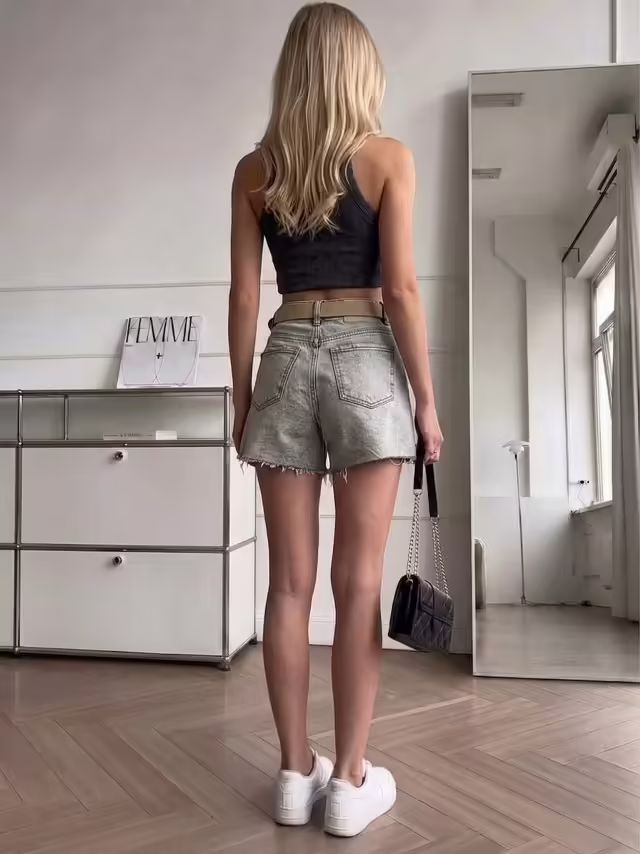 Джинсовые стильные женские шорты. фото 2
