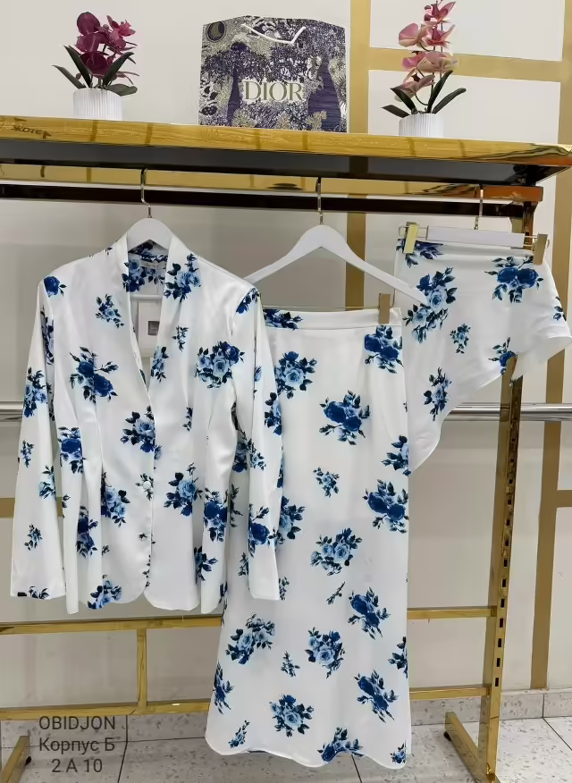 Женские костюмы