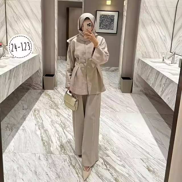 Женские костюмы