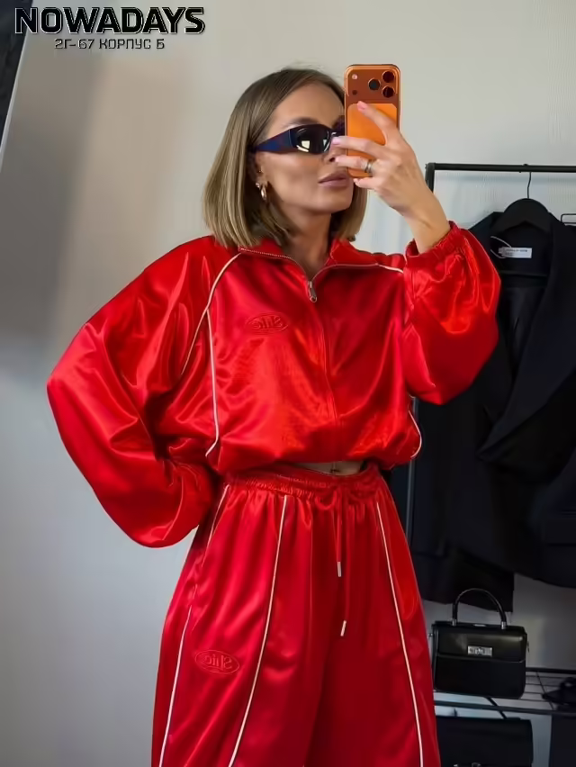Трендовые женские костюмы