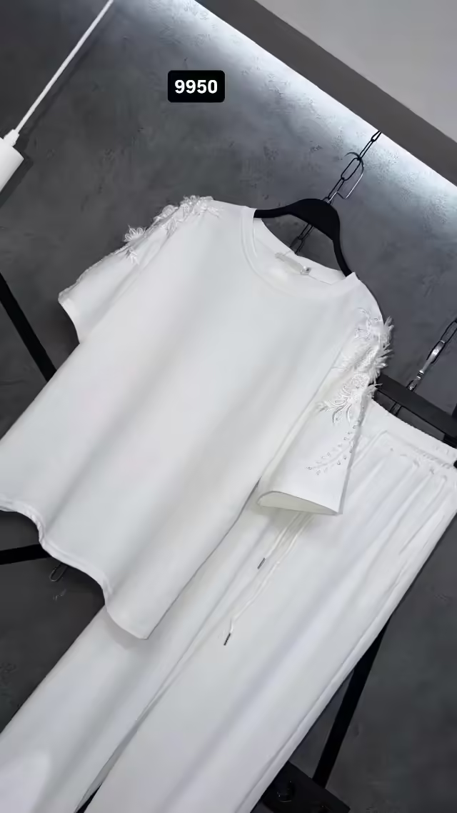 Красивые женские костюмы 3d