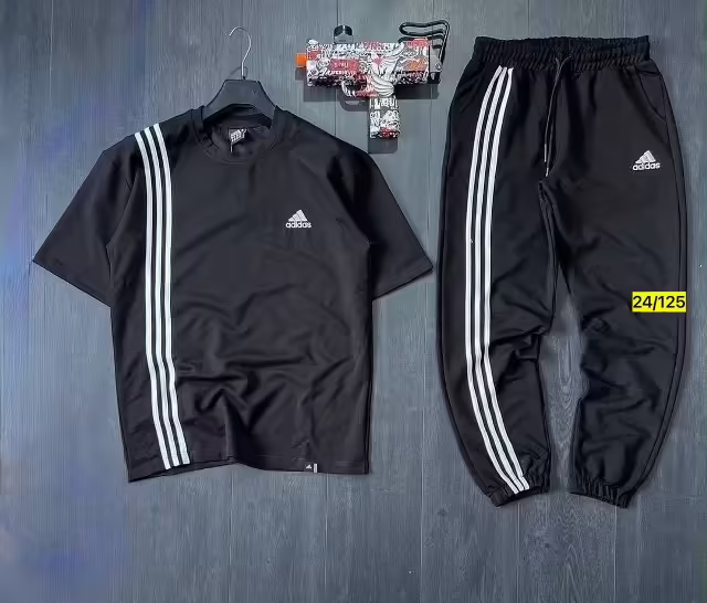 Спортивные женские костюмы