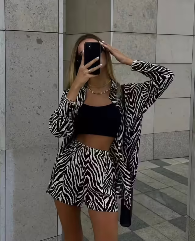 Женские костюмы
