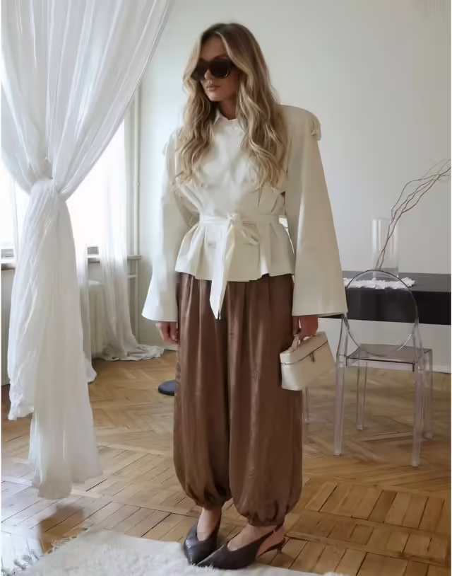 Изящные женские брюки