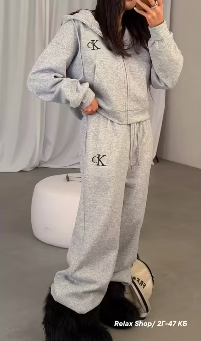 Женственные удобные стильные женские костюмы. фото 2