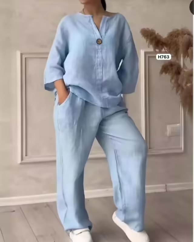 Женские костюмы