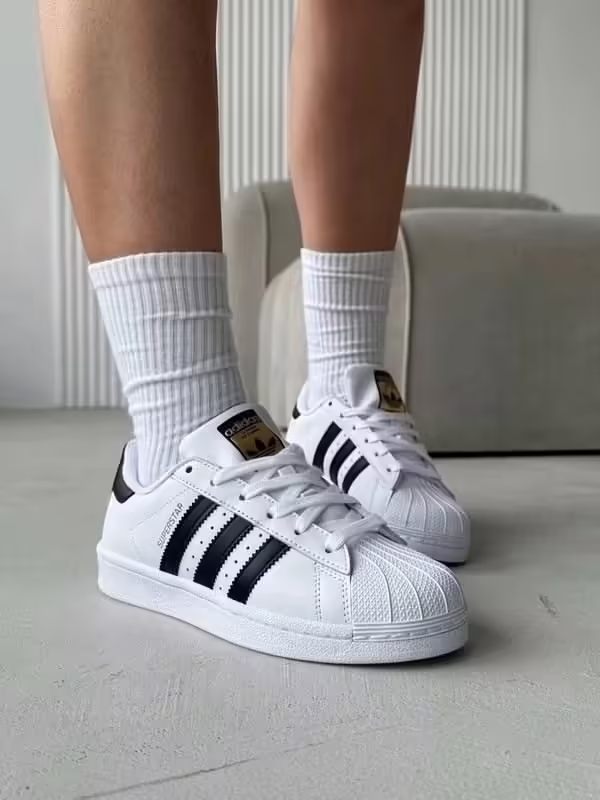 Женские кроссовки