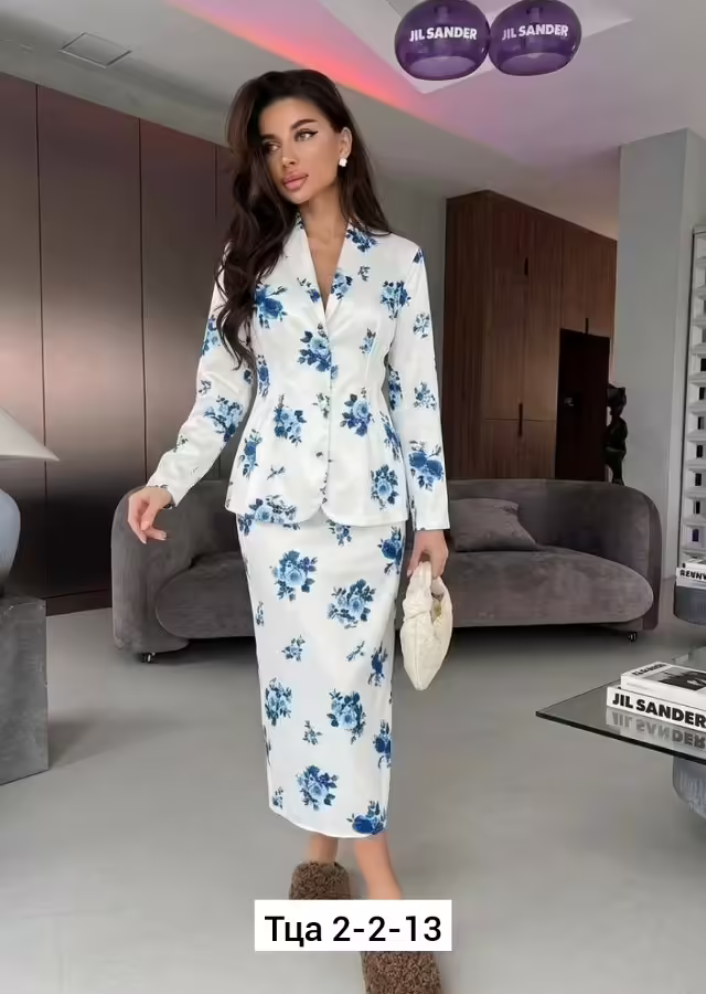Женские костюмы
