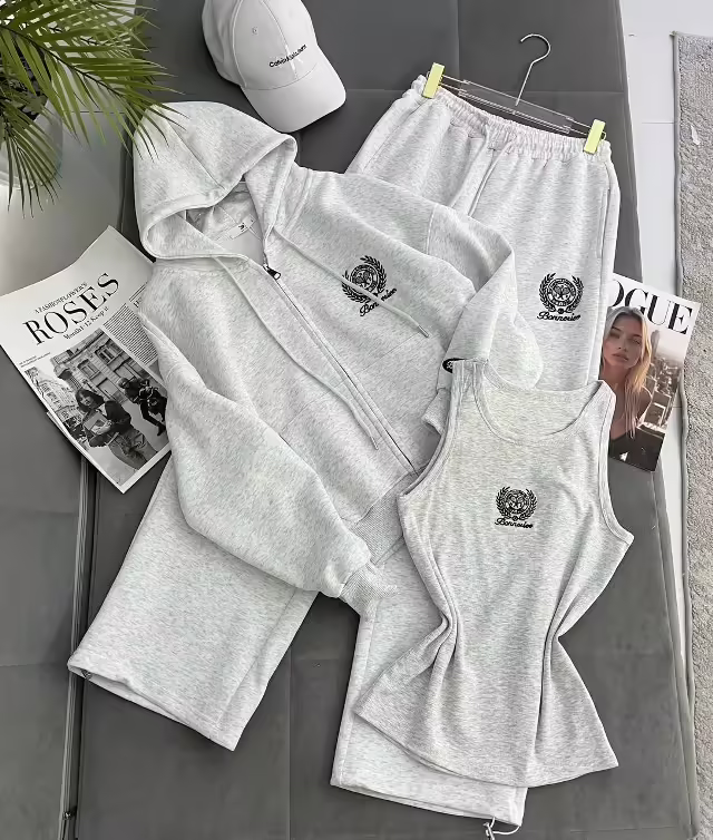 Стильные женские костюмы тройки