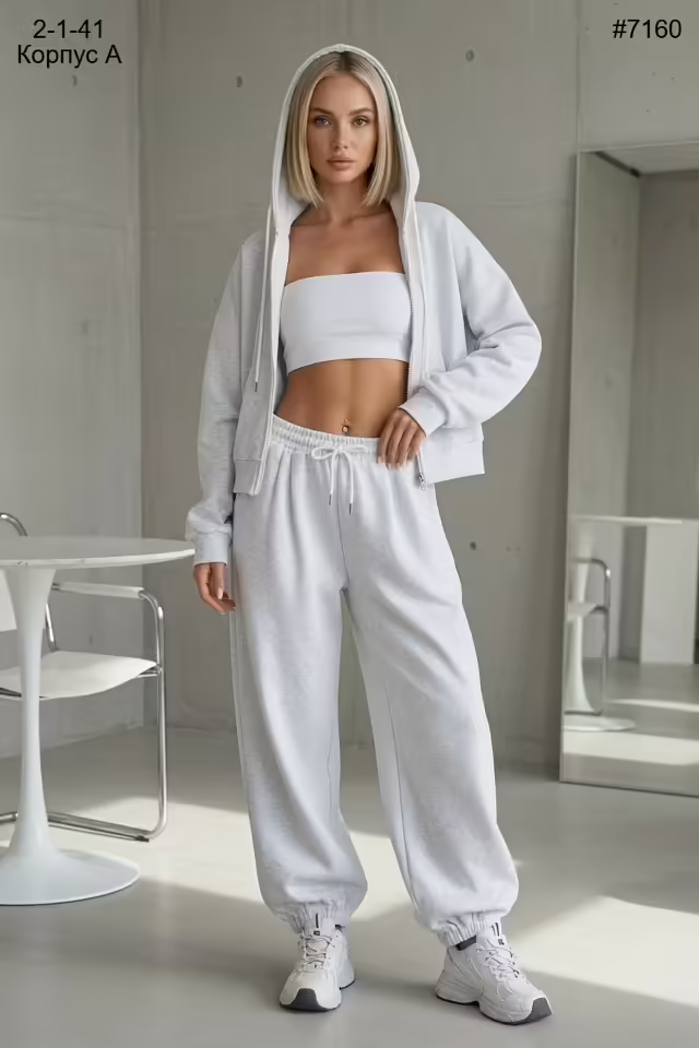 Спортивные женские костюмы. фото 3