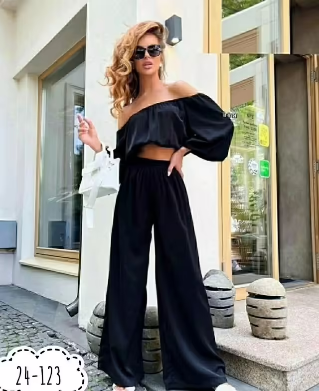 Отличные яркие модные стильные женские костюмы