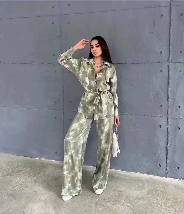 Роскошные женские костюмы