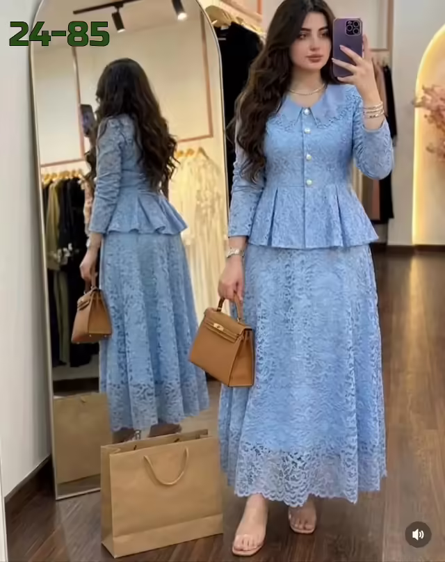 Женственные кружевные элегантные женские костюмы. фото 2