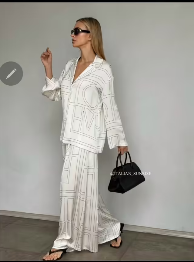 Женские костюмы