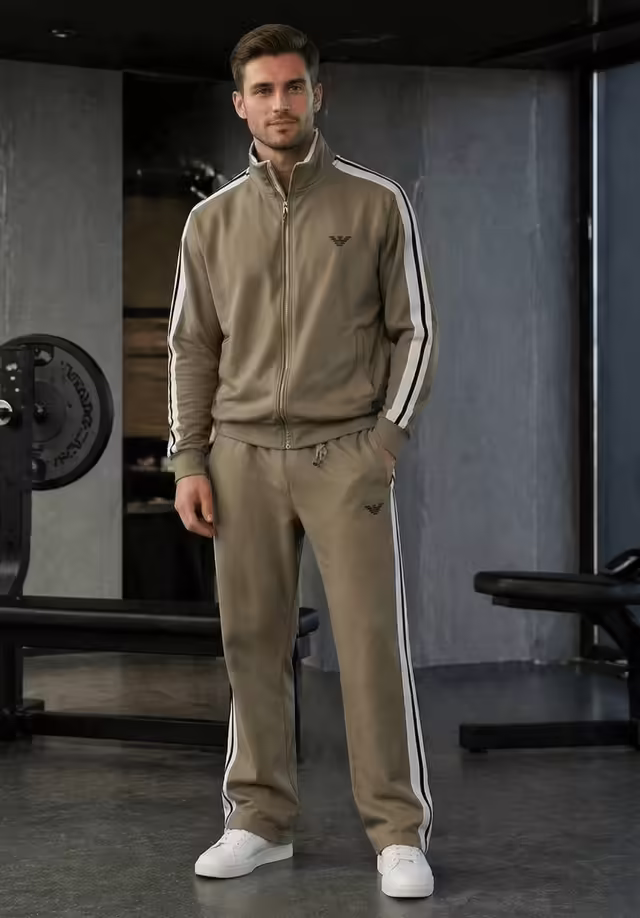 Спортивные мужские костюмы