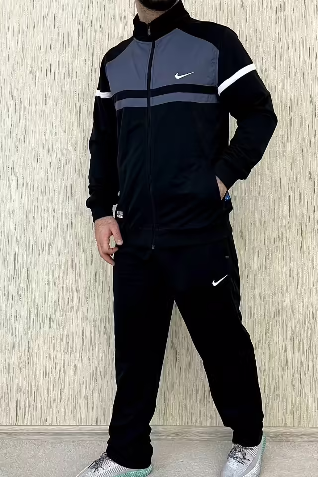 Тонкие спортивные мужские костюмы