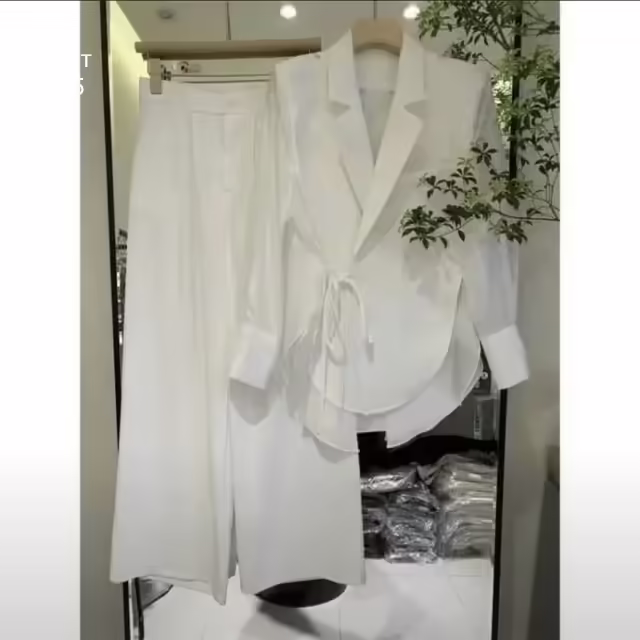 Стильные женские костюмы двойки. фото 2