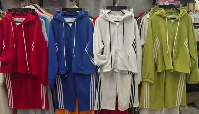 Женские костюмы