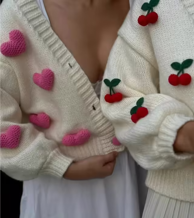 Вязаные женские кардиганы. фото 3