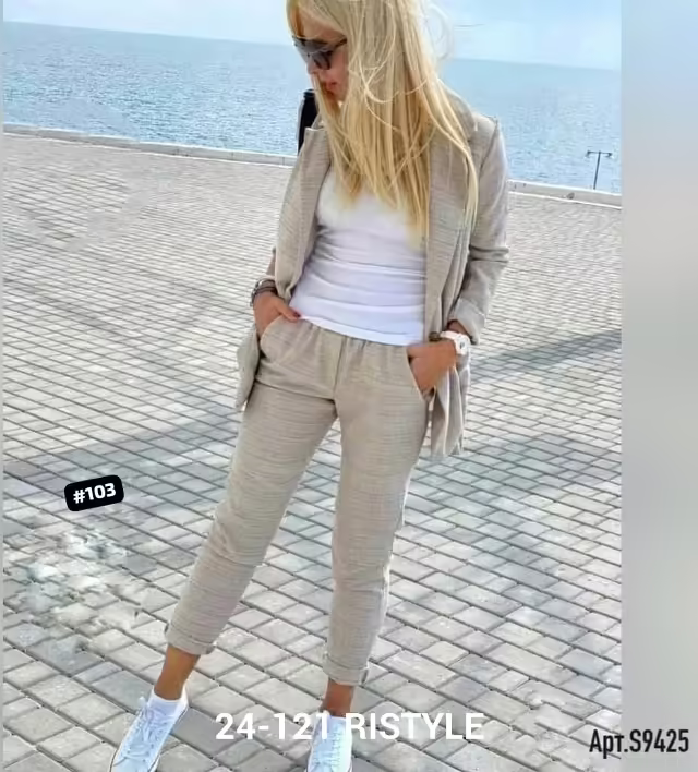 Женские костюмы. фото 3