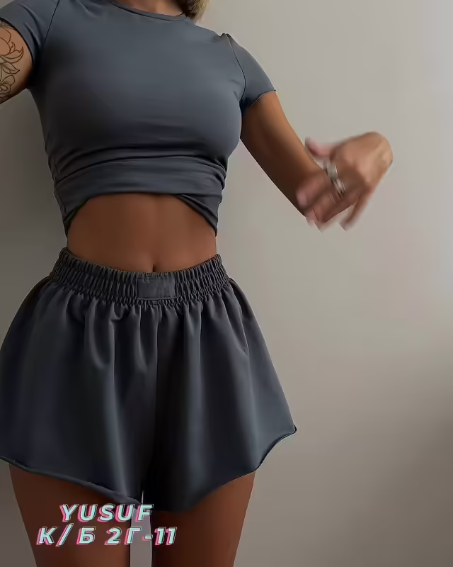 Трендовые спортивные женские костюмы. фото 3