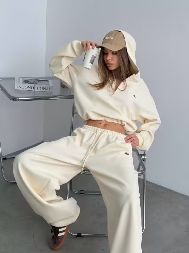 Женские костюмы