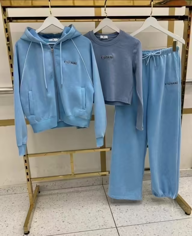 Спортивные удобные женские костюмы