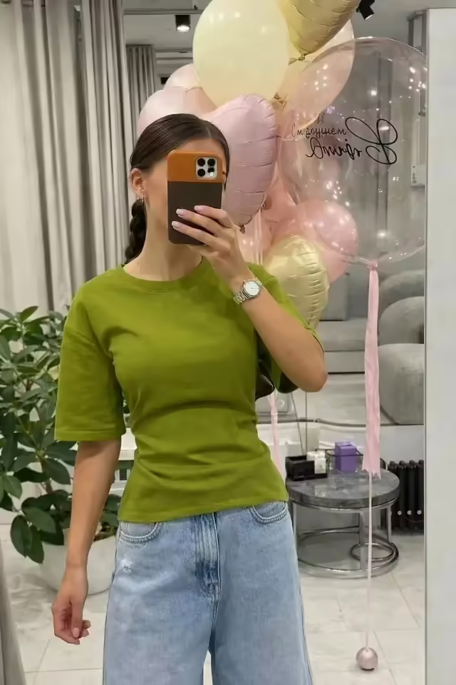 Трендовые женские футболки 2026