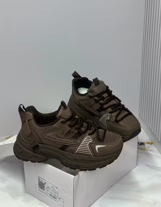 Женские кроссовки. фото 3