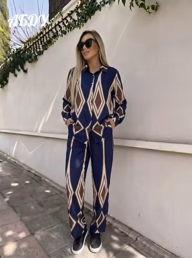 Женские костюмы двойки