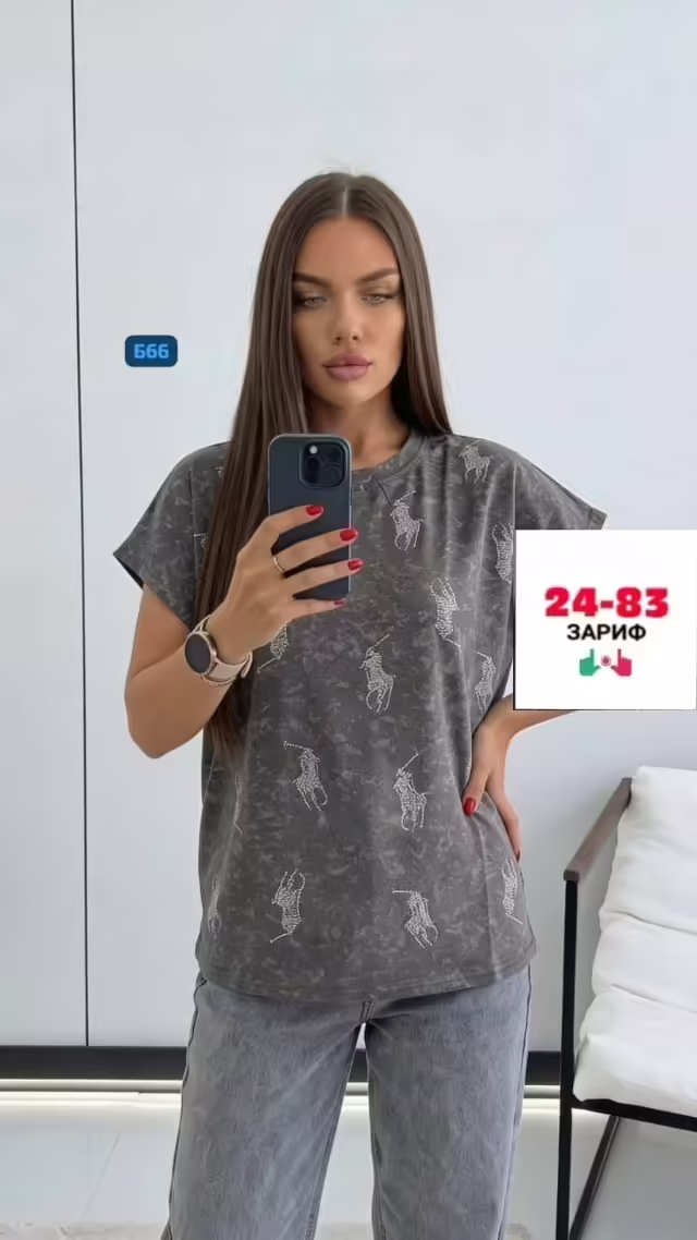 Женские футболки со стразами