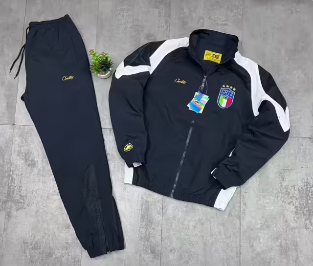Спортивные мужские костюмы