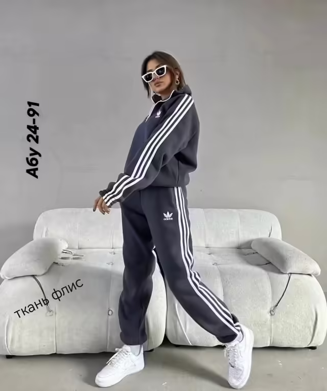 Спортивные женские костюмы. фото 2