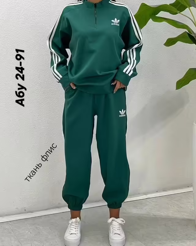 Спортивные женские костюмы. фото 3