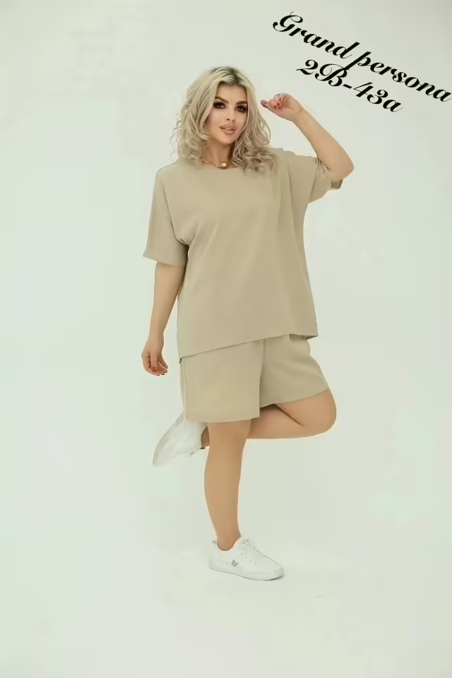 Стильные женские костюмы