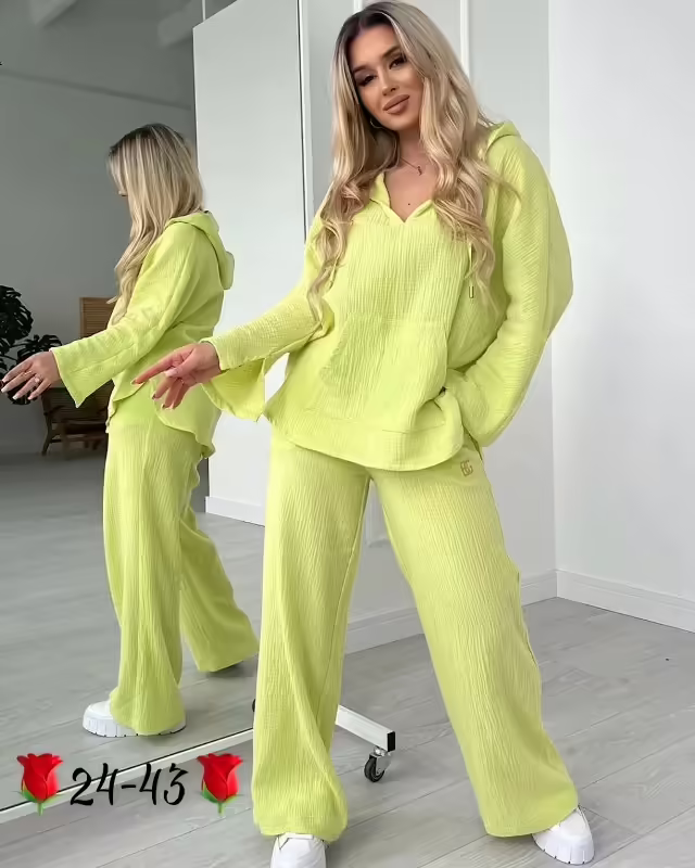 Брендовые бомбические женские костюмы. фото 2