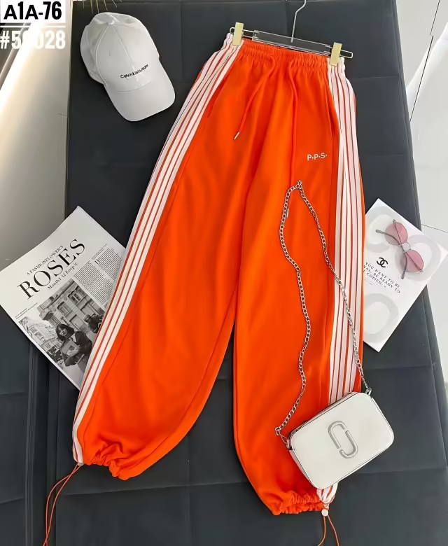 Спортивные женские штаны бананы. фото 2