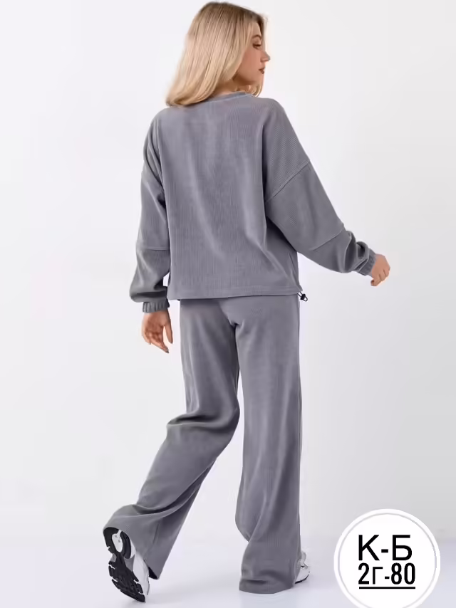 Стильные женские костюмы