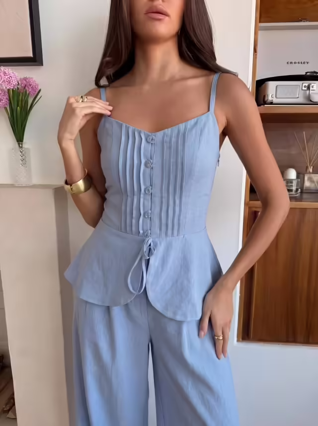 Женские костюмы