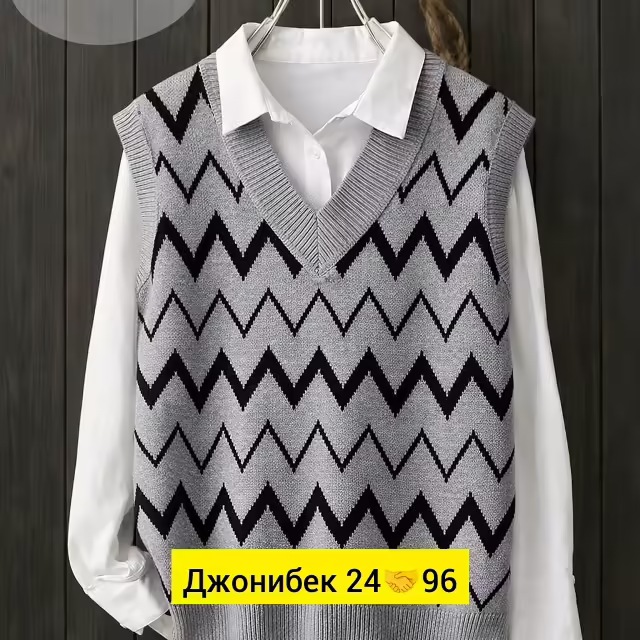 Вязаные женские жилетки. фото 2