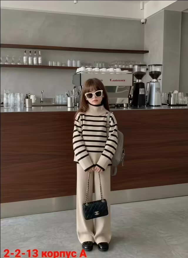 Вязаные детские костюмы. фото 2
