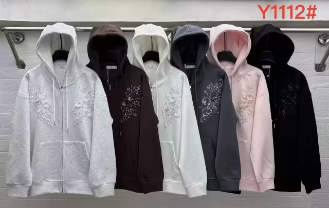 Стильные женские толстовки