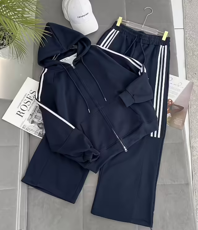 Спортивные удобные женские костюмы. фото 2