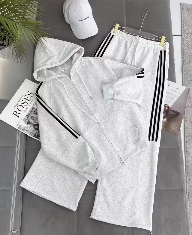 Спортивные удобные женские костюмы. фото 3