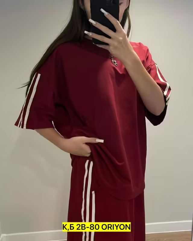 Спортивные женские костюмы