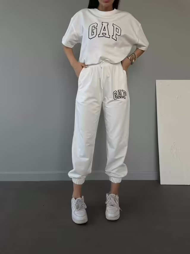 Женские костюмы g@p