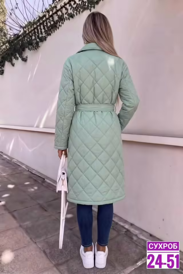 Осенние женские куртки с капюшоном
