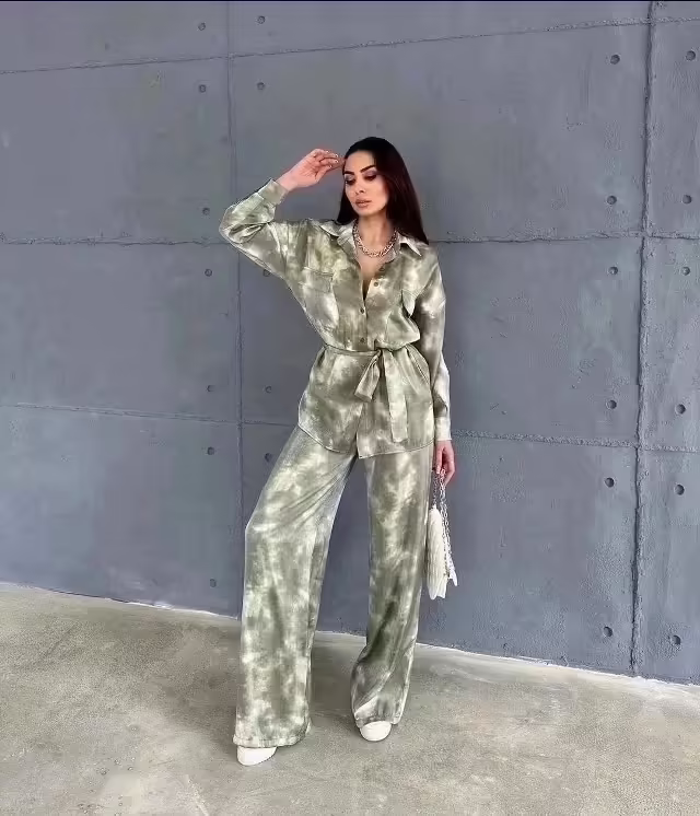 Роскошные женские костюмы