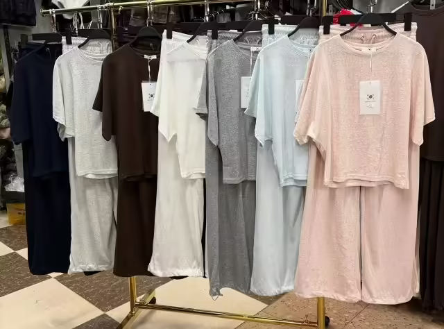 Женские костюмы